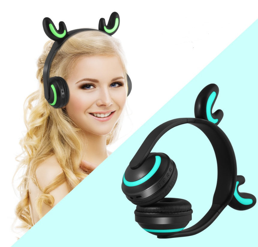 Hot Explosive Headphones Wireless Bluetooth Cat Ears Headphones Noise Reduction Live Breathing Lights Glare